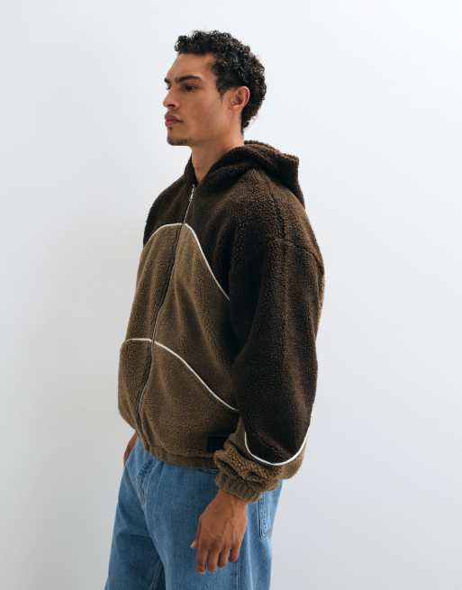 ASOS DESIGN sudadera con capucha extragrande de borreguito con cremallera y paneles de corte y confección con ribete en marrón, 5 de 5