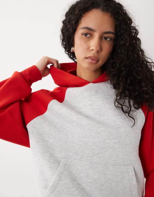ASOS DESIGN - sudadera con capucha y manga raglán en contraste rojo y blanco, 4 de 4