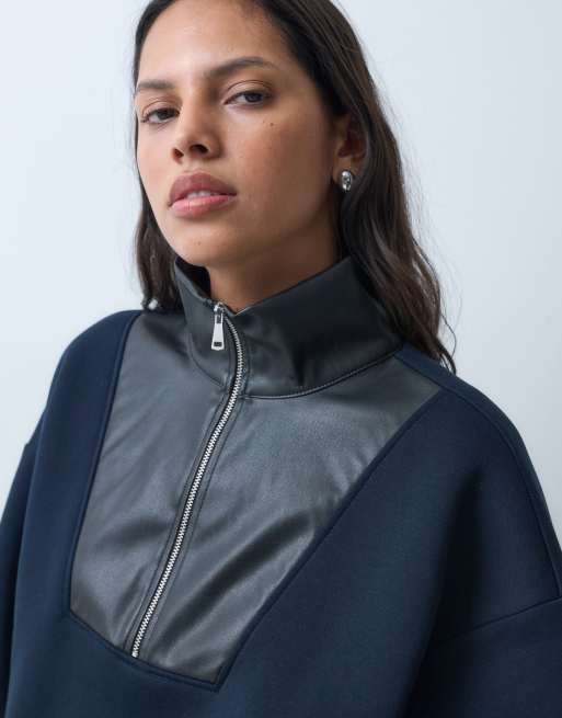 ASOS DESIGN sudadera con detalle de PU y cremallera de un cuarto en azul marino, 3 de 4