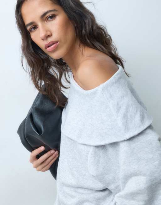 ASOS DESIGN sudadera con hombros caídos y vuelta en gris, 4 de 5