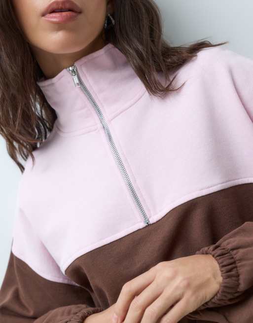ASOS DESIGN Sudadera de bloques de color con cuello alzado rosa y chocolate, 3 de 5
