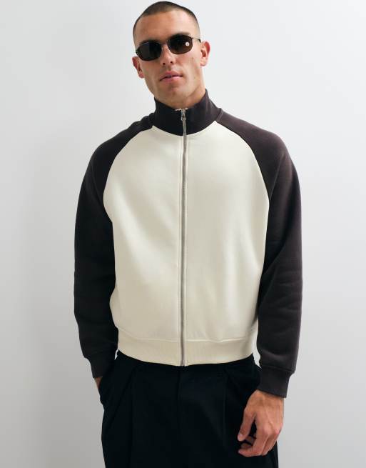 ASOS DESIGN sudadera holgada y cuadrada con cremallera frontal y mangas raglán en contraste en marrón, 2 de 5