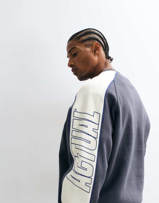 ASOS DESIGN - sudadera oversize extrema de cuello redondo con corte y confección, ribetes y estampado pigmentado en carbón, 4 de 5