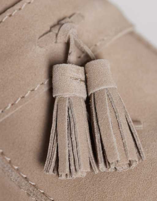 ASOS DESIGN - Suède loafers met kwastjes en cupzool in stone, 3 van 4