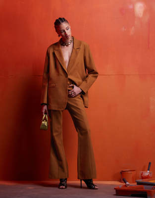 suedette flared tailored pants in rust-Brown