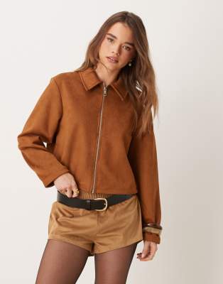 suedette top collar jacket in tan-Red