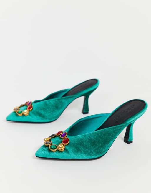 Green hot sale velvet mules