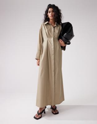 ASOS DESIGN – Sukienka koszulowa maxi w kolorze khaki z drobnymi zakładkami w talii