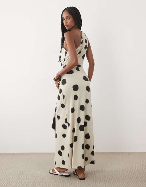 ASOS DESIGN sukienka maxi na jedno ramię w groszki w beżu, 3 z 4