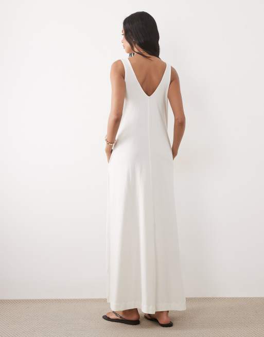 ASOS DESIGN – Sukienka maxi o trapezowym kroju w neutralnym kroju, 4 z 4