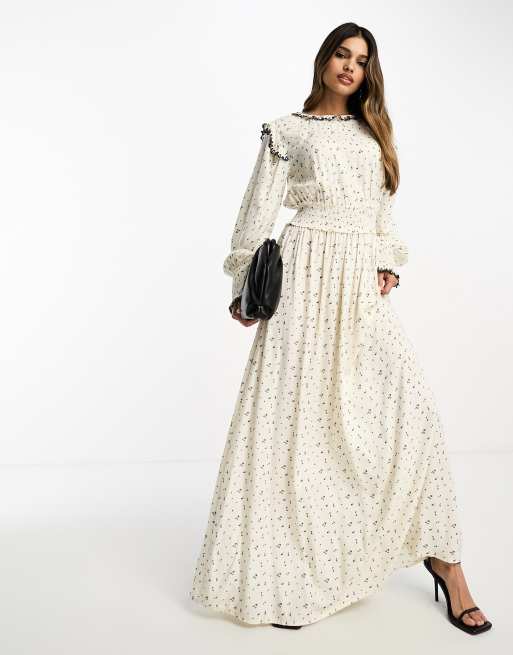 ASOS DESIGN – Sukienka maxi w drobny wzór z marszczoną talią i kontrastowymi przeszyciami 