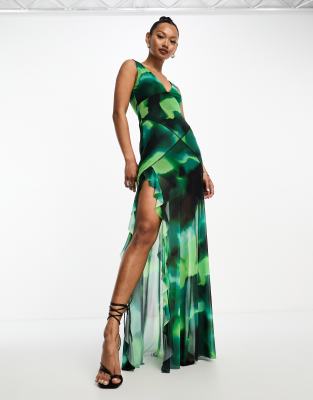 ASOS DESIGN – Sukienka maxi z dekoltem w szpic i falbanką przy rozcięciu w zielony wzór w liście