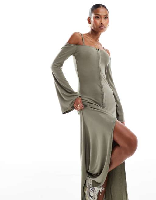 ASOS DESIGN – Sukienka maxi z długimi rękawami w kolorze khaki z cienkimi ramiączkami i zapięciem na haftki