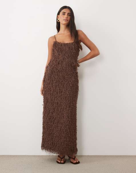 ASOS DESIGN sukienka maxi z faux-feather w kolorze czekoladowym - view 1