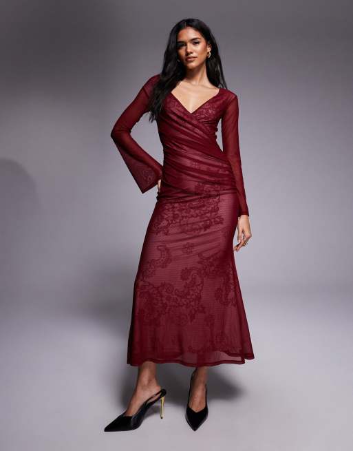 ASOS DESIGN – Sukienka maxi z koronkową podszewką ze wzorem, kopertową narzutką z dekoltem bardot i długimi rękawami