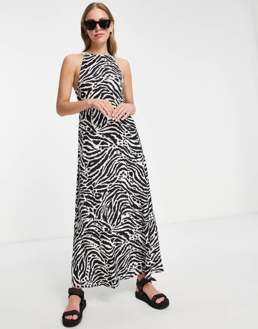 ASOS DESIGN – Sukienka maxi z marszczonym dekoltem i odkrytymi plecami we wzór zebry 