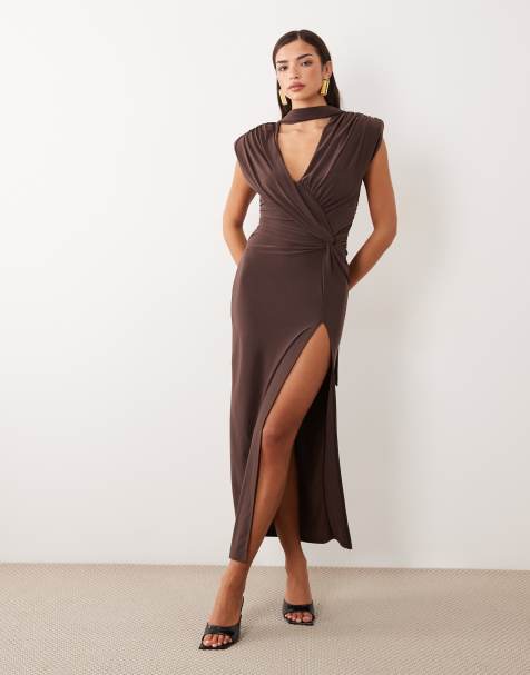 ASOS DESIGN sukienka maxi z poduszkami na ramionach w kolorze czekoladowym - view 1