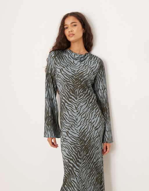 ASOS DESIGN – Sukienka maxi z prostym dekoltem w zwierzęcy wzór, 2 z 4