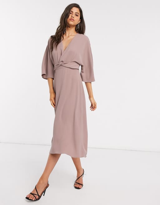 ASOS DESIGN – Sukienka midi skater w kolorze zgaszonego różu z rękawem typu nietoperz i skręconym przodem