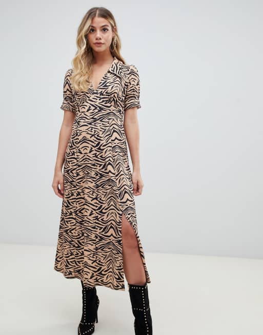ASOS DESIGN – Sukienka midi typu tea z prążkowanego materiału ze zwierzęcym nadrukiem