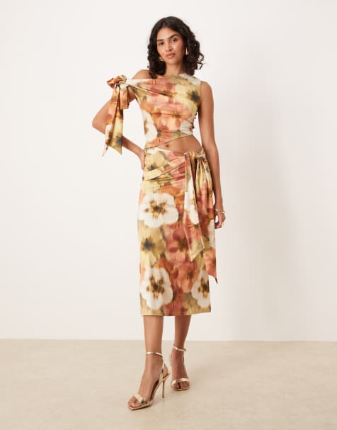 ASOS DESIGN – Sukienka midi w kwiatowy wzór z opadającym ramieniem i wiązaniem - view 1