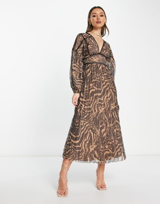 ASOS DESIGN – Sukienka midi w zwierzęcy wzór z plisowaną spódnicą i ozdobnym wykończeniem
