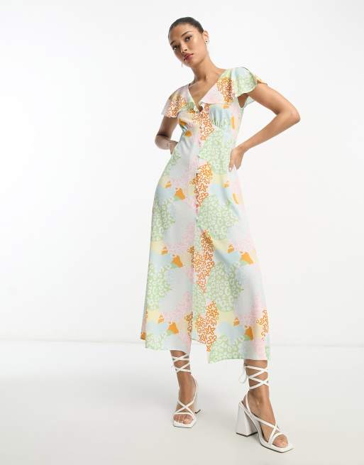 ASOS DESIGN – Sukienka midi z rozszerzanymi rękawami i guzikami w kolorowy wzór