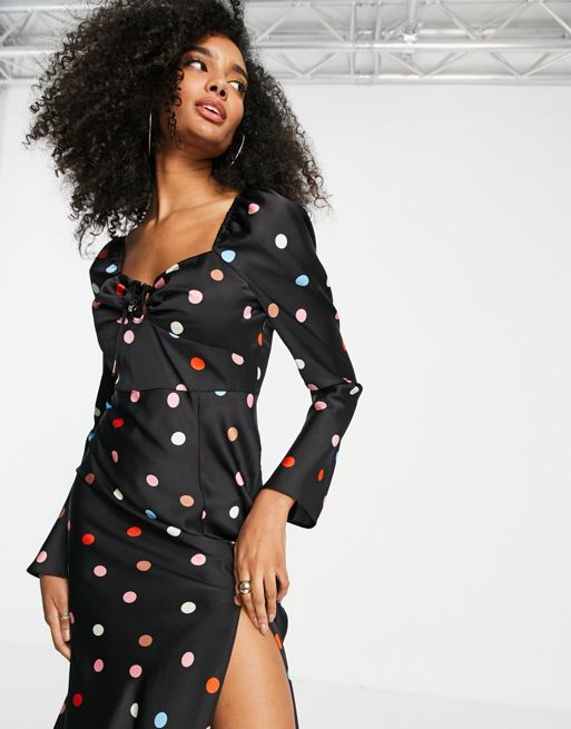 ASOS DESIGN – Sukienka midi z wiązaniem z przodu, rozkloszowanymi rękawami  w kolorowy wzór w kropki | ASOS