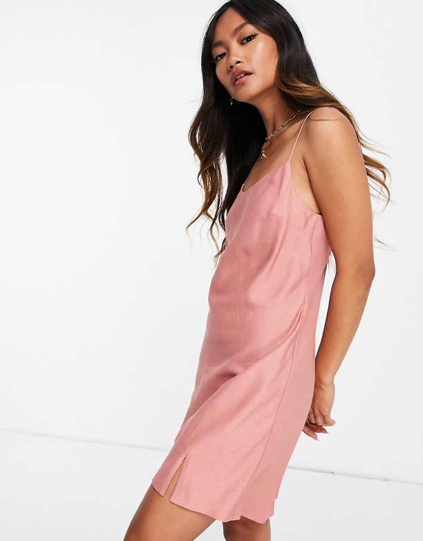 ASOS DESIGN – Sukienka mini na ramiączkach w neutralnym kolorze Cielisty Luz 