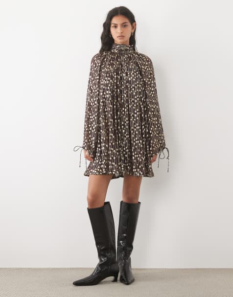 ASOS DESIGN sukienka mini o luźnym kroju z golfem, metaliczna, w złote kropki - view 1