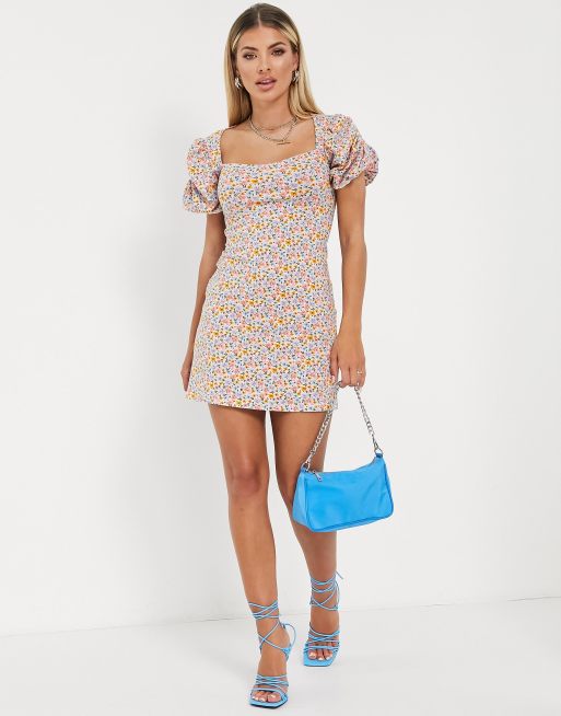 ASOS DESIGN – Sukienka mini w kwiaty z bufiastymi rękawami, 4 z 4