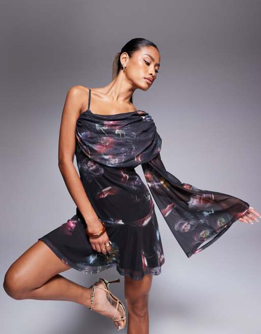 ASOS DESIGN – Sukienka mini z asymetrycznym drapowaniem i jednym rękawem z siateczki w rozmyty kwiatowy wzór