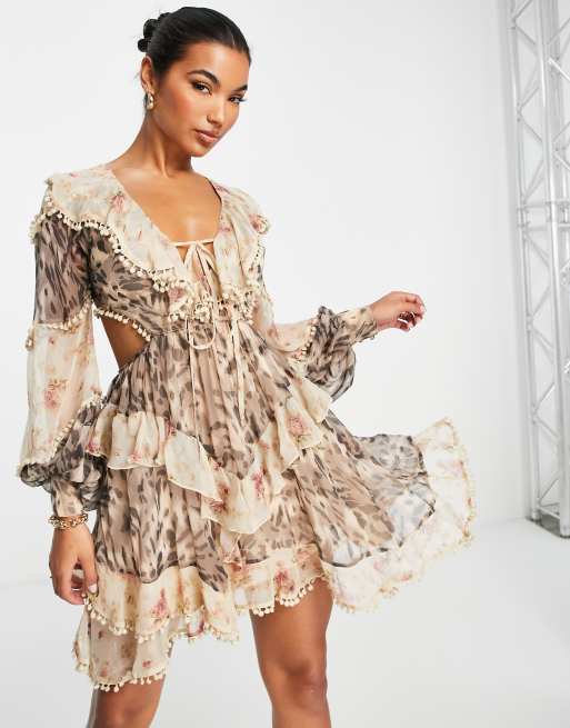 ASOS DESIGN – Sukienka mini z falbanką, we wzór z motywem kwiatowym i zwierzęcym