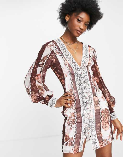 ASOS DESIGN – Sukienka mini z obszernymi rękawami, obcisłymi mankietami, koronką i zapięciem na guziki w kwiatowy wzór