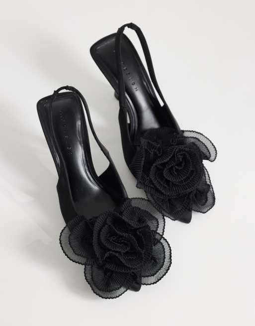 ASOS DESIGN - Sunset - Slingback schoenen met oversized corsage en halfhoge hak in zwart satijn, 2 van 4