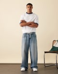 [ASOS DESIGN] ASOS DESIGN super baggy fit jeans with embroidered back pocket in light wash blue W28 L32 Light wash blue