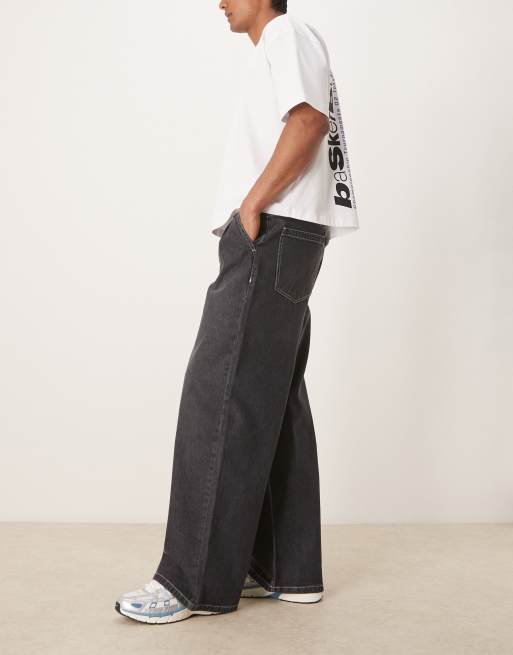 ASOS DESIGN super baggy jeans with pleat details in black wash, 4 of 5