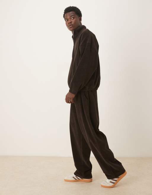 ASOS DESIGN - Super baggy joggingbroek van geribbelde velour in bruin, deel van co-ord set, 3 van 5