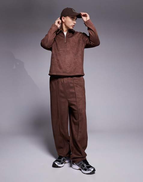 ASOS DESIGN - Super baggy zachte elegante broek met plooi aan de voorkant in bruin imitatiesuède, deel van co-ord set - view 1