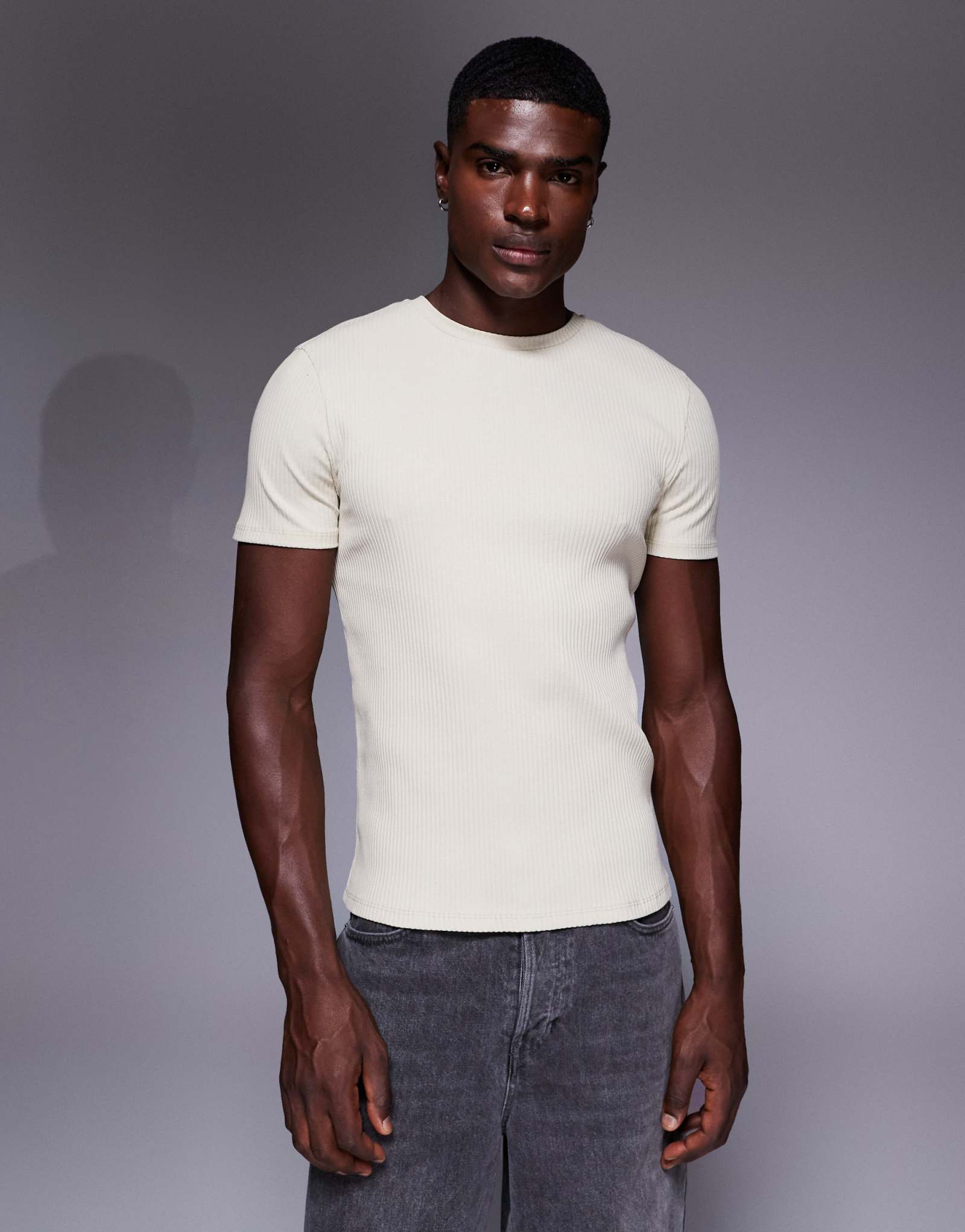 Футболка ASOS DESIGN super heavyweight muscle fit из бежевого трикотажа в рубчик