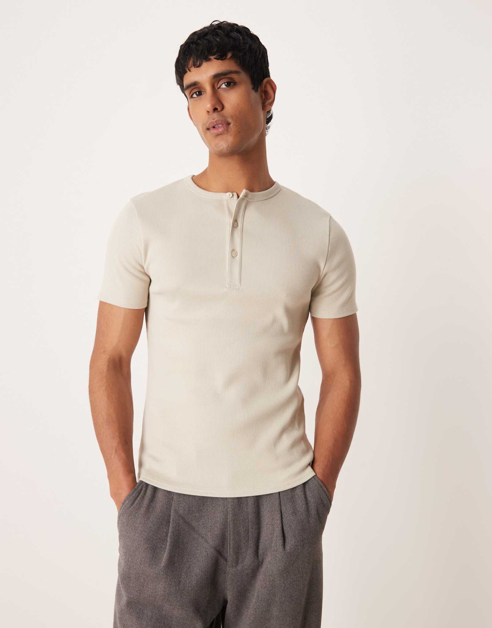 ДИЗАЙНЕРСКАЯ футболка ASOS super heavyweight muscle fit с вырезом 