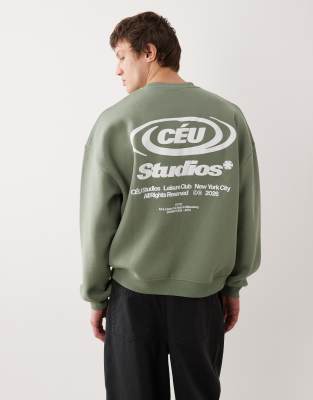 Super-Oversize- in Grün mit Rundhalsausschnitt und Schriftzug Grün M