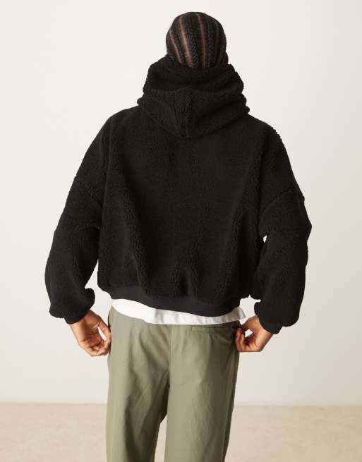 ASOS DESIGN Super Oversize Kapuzenpullover aus Teddyfell in Schwarz mit kurzem Schnitt ASOS