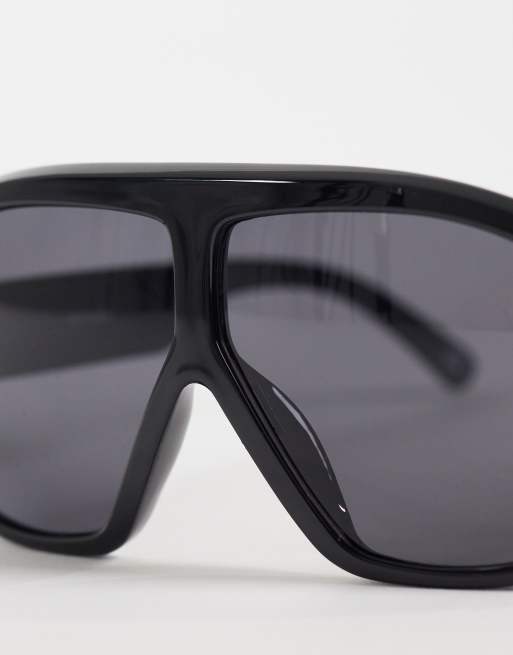 ASOS DESIGN super oversized aviator sunglasses in black with smoke lens, 2 of 3