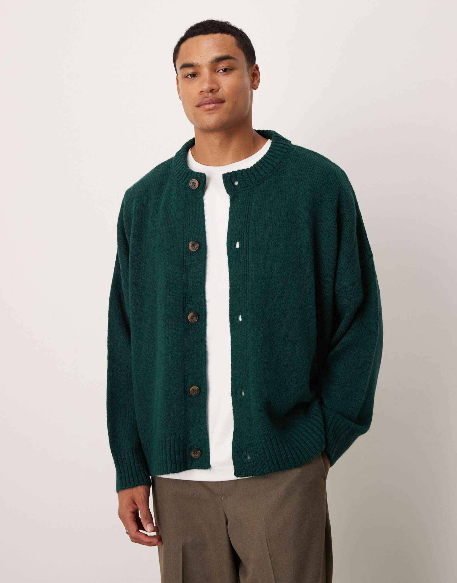 Темно-зеленый вязаный кардиган свободного кроя с круглым вырезом от ASOS DESIGN super oversize