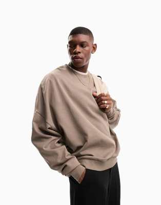 ASOS DESIGN - Super-oversized lysebrun sweatshirt | ASOS