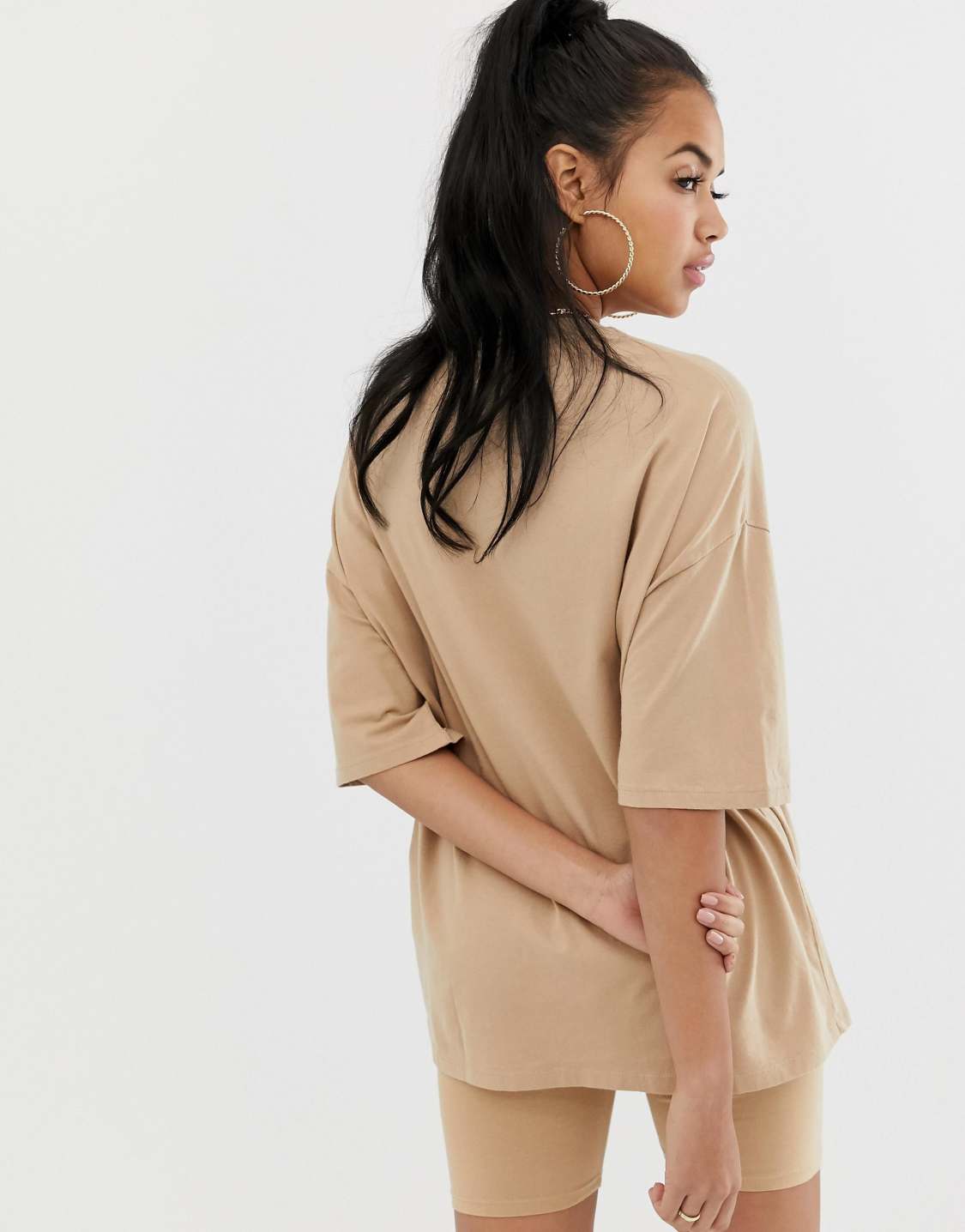 безразмерные худи. однотонные футболки женские оверсайз. худи оверсайз зара. футболка однотонная оверсайз. женская футболки олверса.