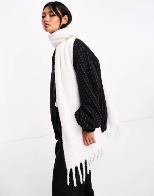 ASOS DESIGN - Super pluizige sjaal met kwastjes in winterwit , 4 van 4