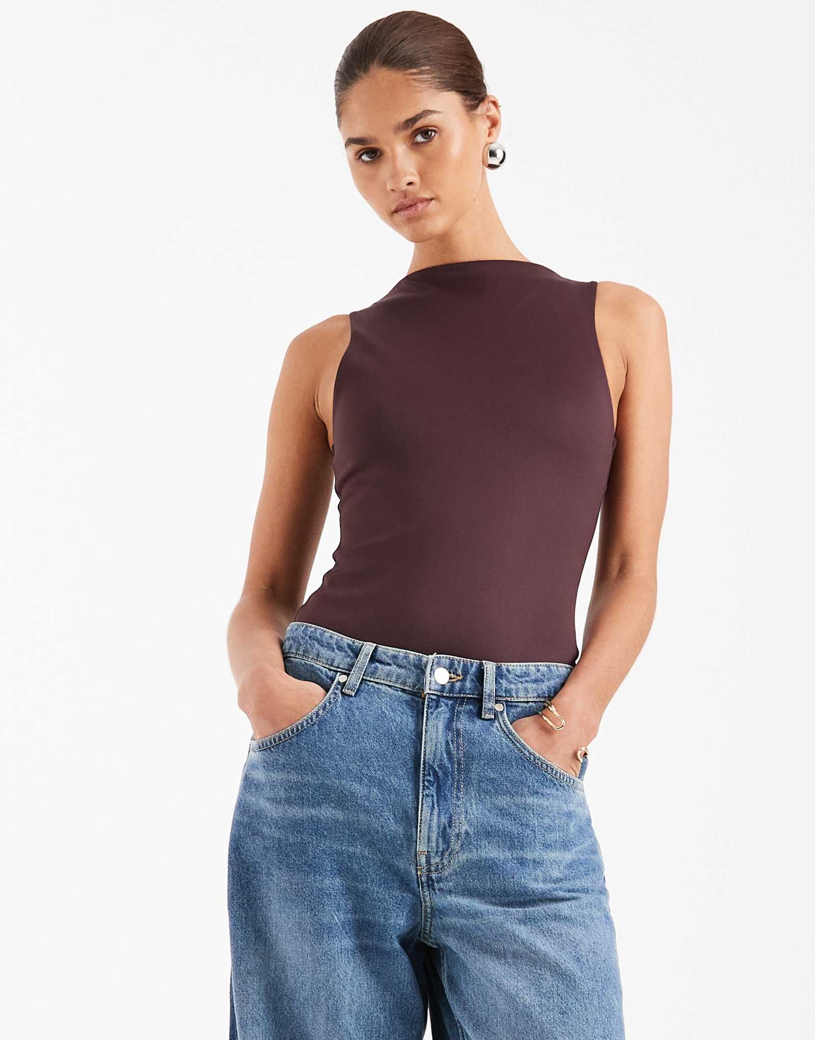 Облегающее боди с вырезом лодочкой от ASOS DESIGN шоколадного цвета 