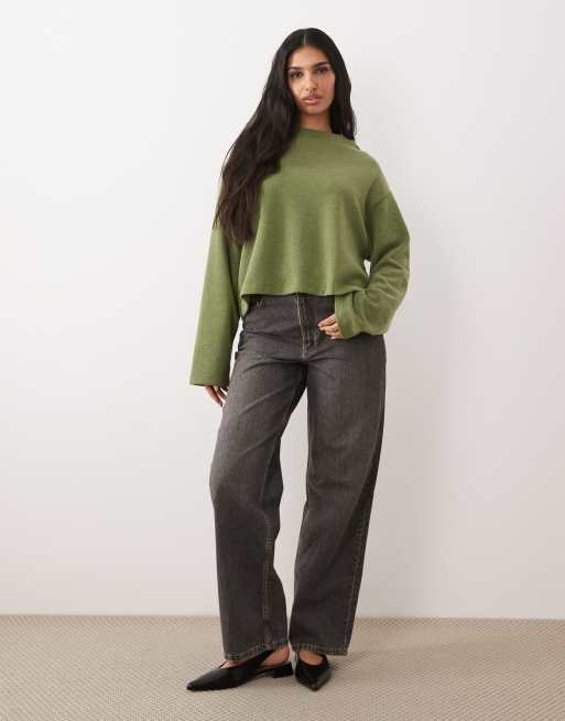 ASOS DESIGN super soft long sleeve boxy cropped tee in green , 3 of 4